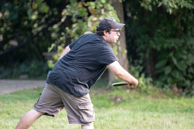 John Vahary throws a disc at Kimball Pines on Thursday, Sep. 8, 2022.